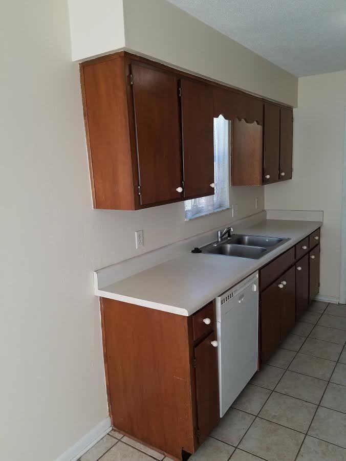 829 Alliegood Ave - Photo 2 of 14