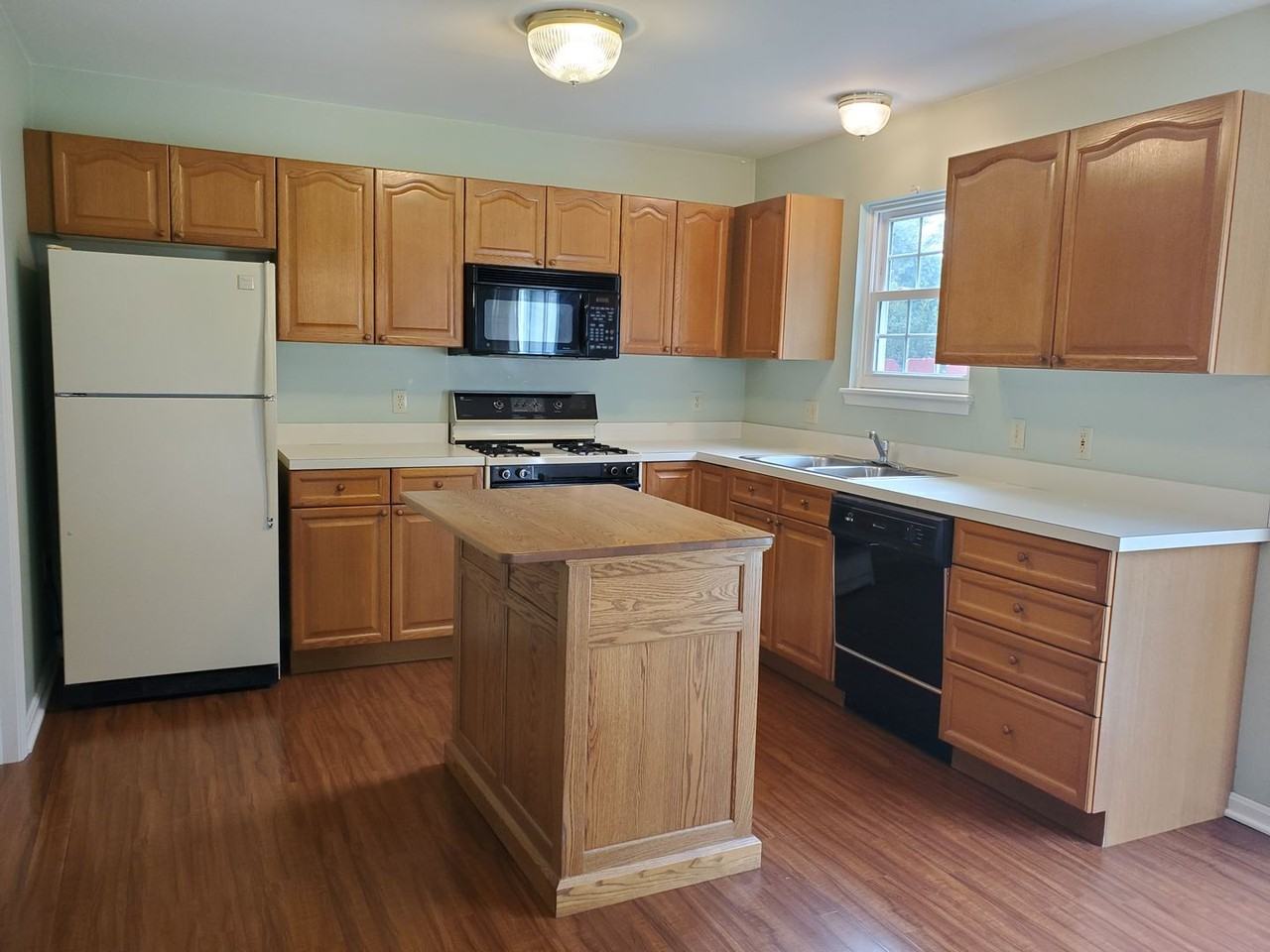 226 Old Hershey Rd - Photo 2 of 29