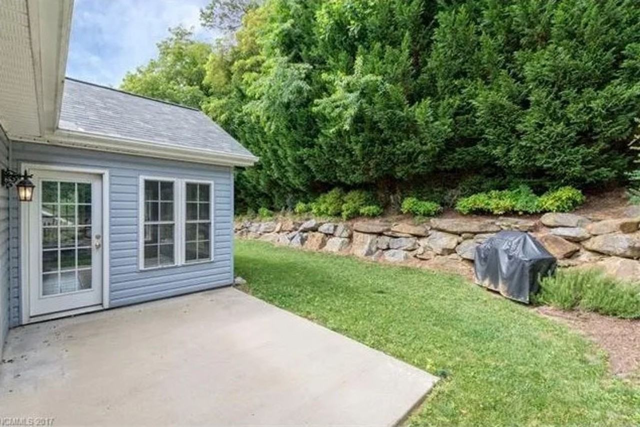 7 Stonebridge Dr - Photo 2 of 21