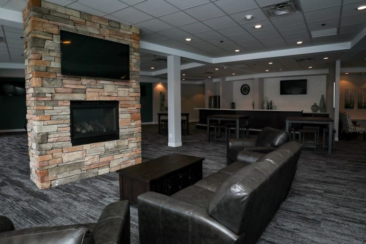 Creekview Court - Photo 3 of 9