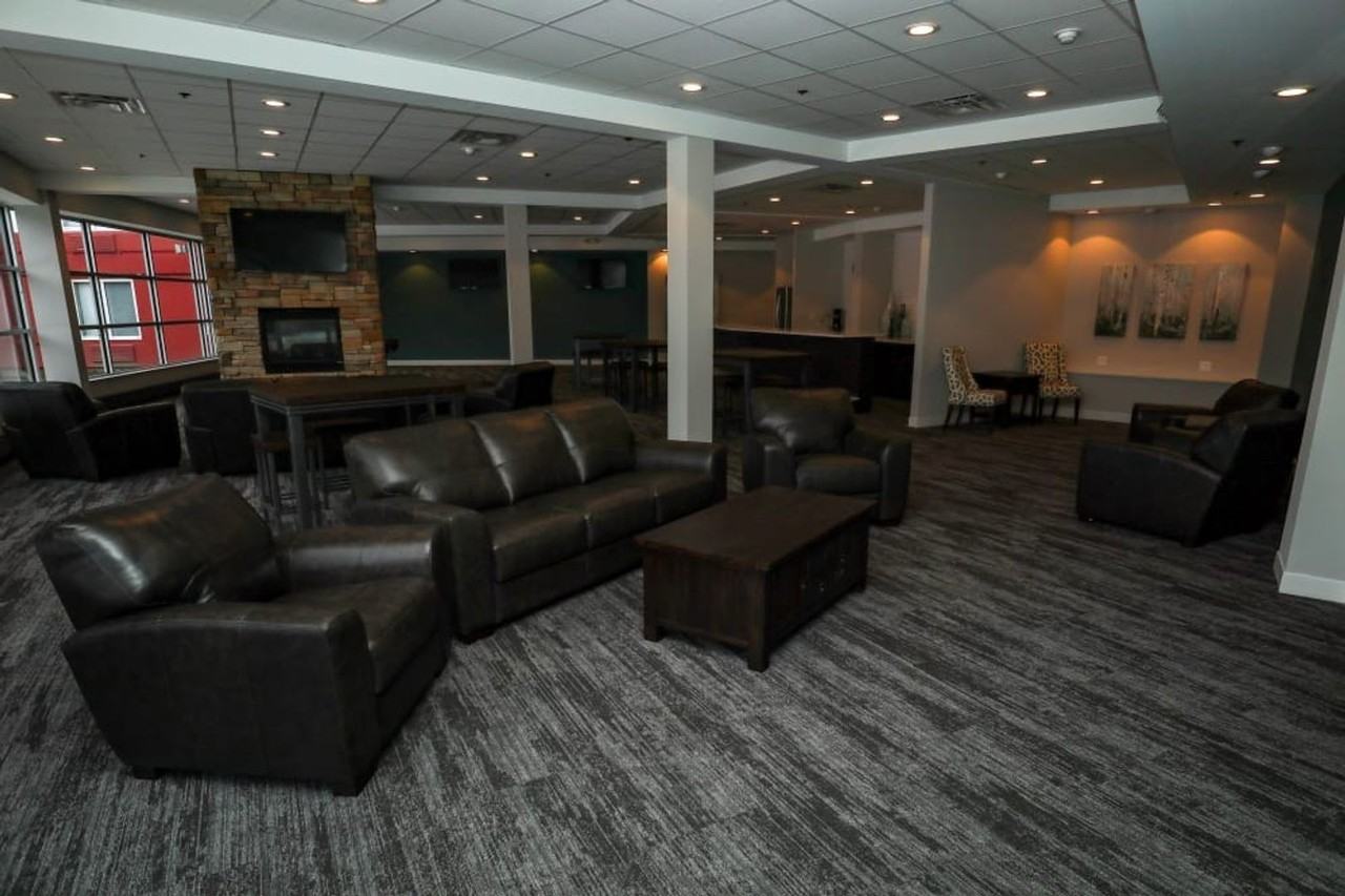 Creekview Court - Photo 4 of 9