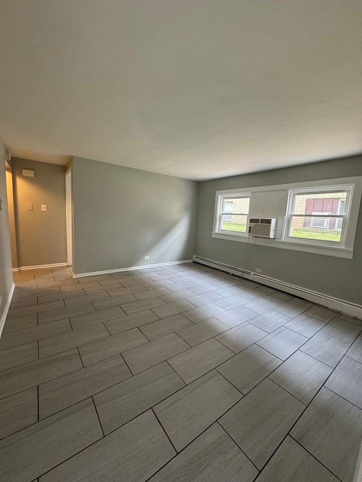 18417 Torrence Ave. - Photo 2 of 19