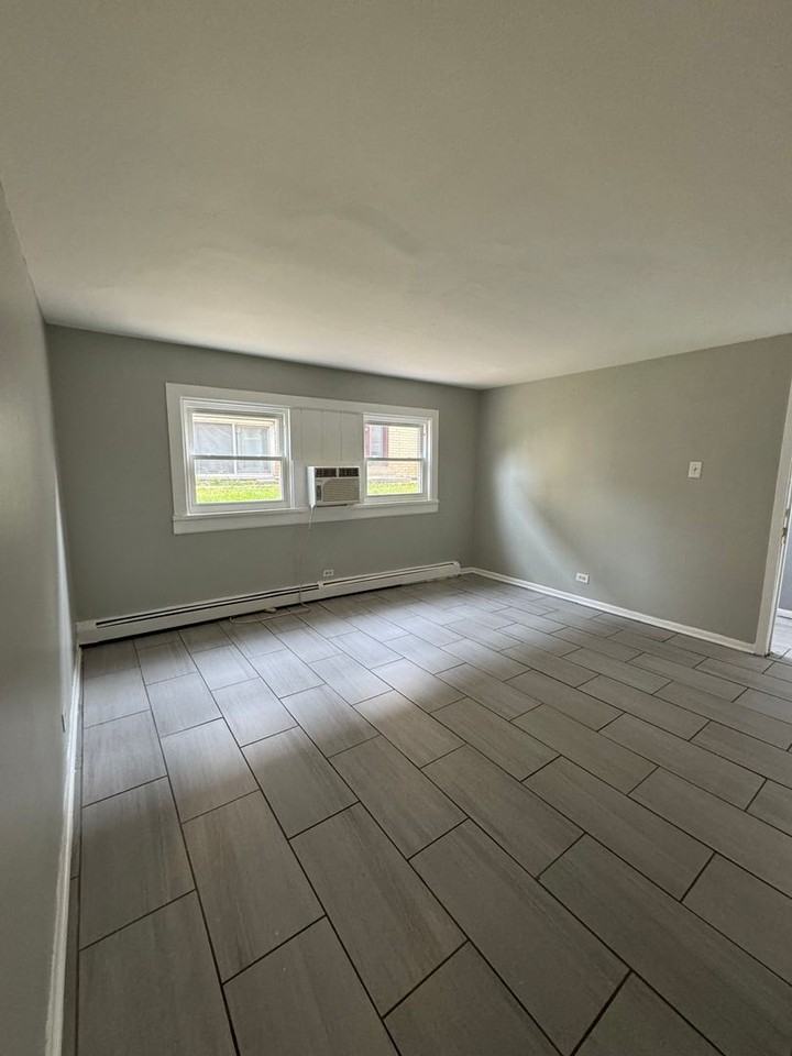 18417 Torrence Ave. - Photo 3 of 19