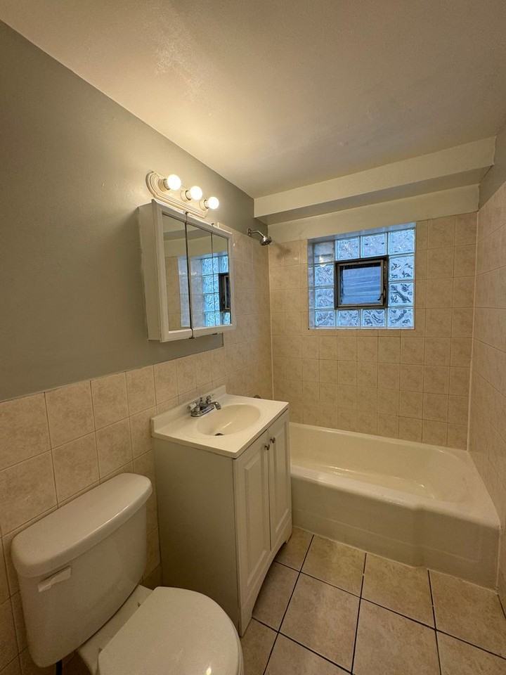 18417 Torrence Ave. - Photo 4 of 19