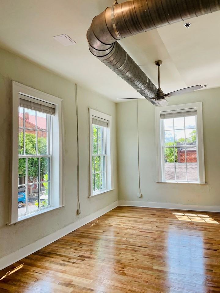 140 West Washington - Photo 2 of 31