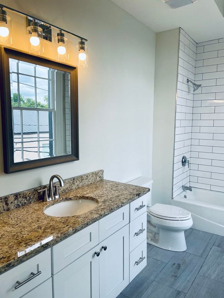 140 West Washington - Photo 3 of 31