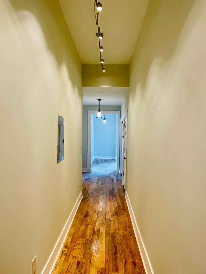 140 West Washington - Photo 4 of 31
