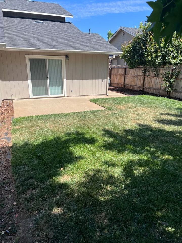 2070 Fancy Oaks Dr, Redding, CA 96003 - Photo 3 of 16