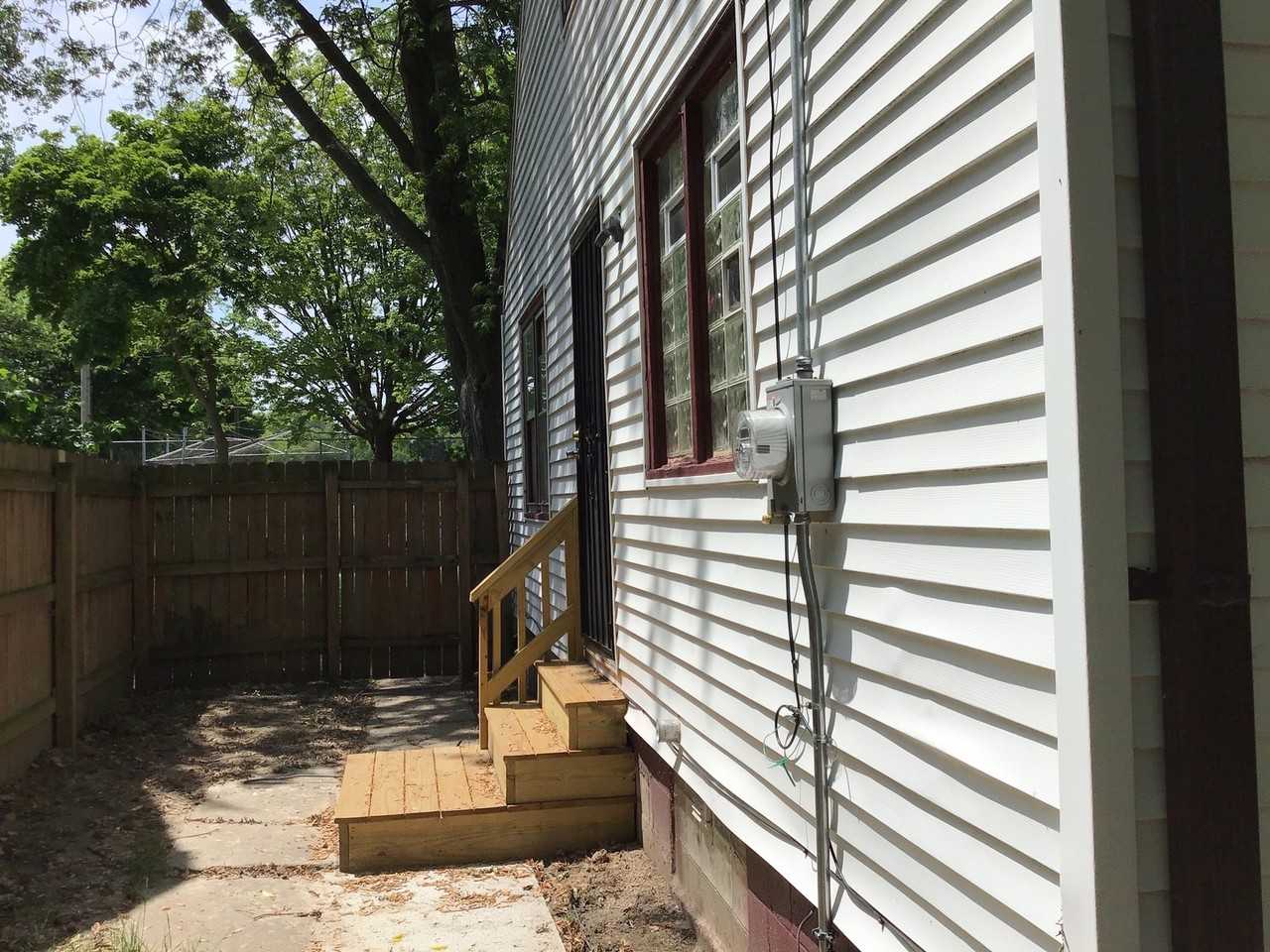 4908 N 22nd St - Photo 5 of 15