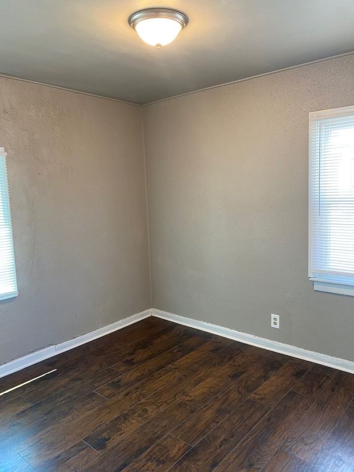 252 Roosevelt St - Photo 3 of 12