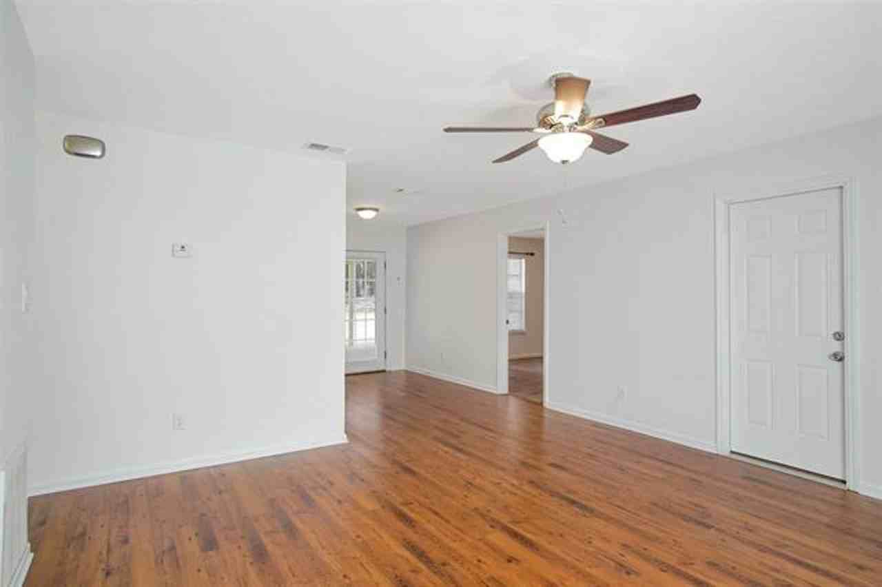 2426 Jolene Ln - Photo 3 of 17