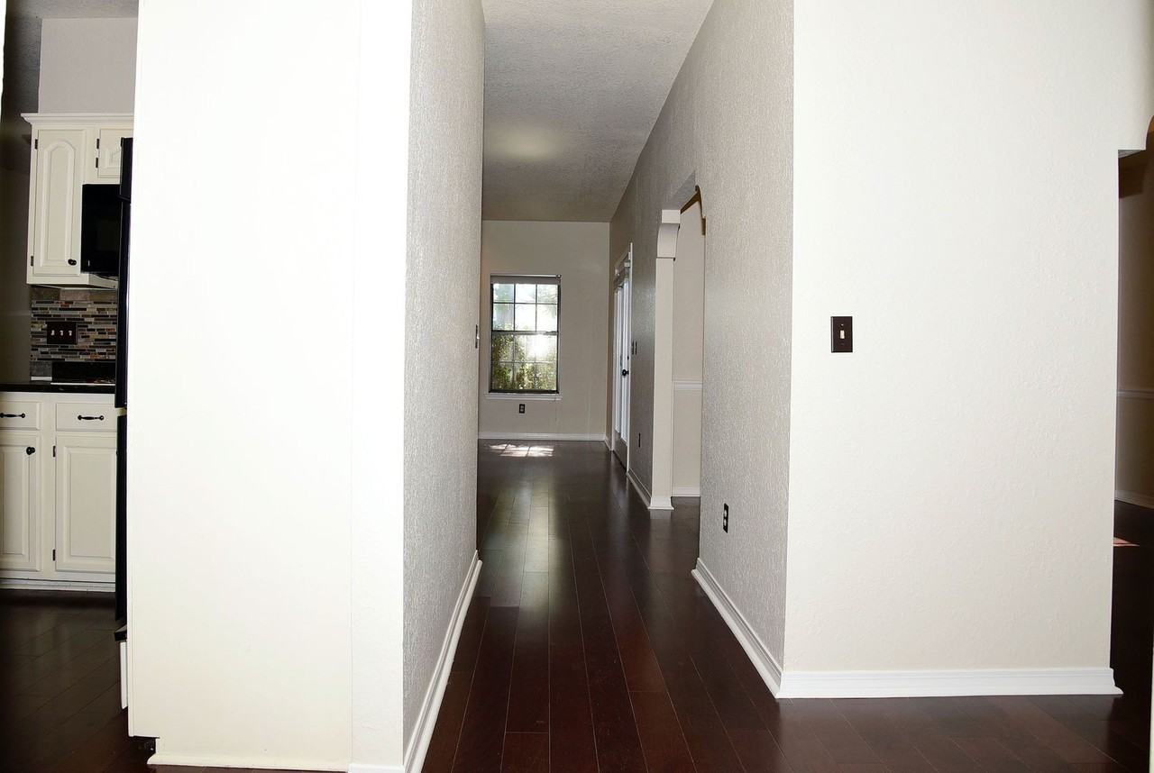 116 Baywind Dr - Photo 3 of 38