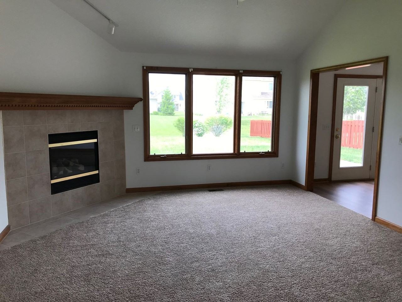 2726 Bearberry Ct - Photo 3 of 9