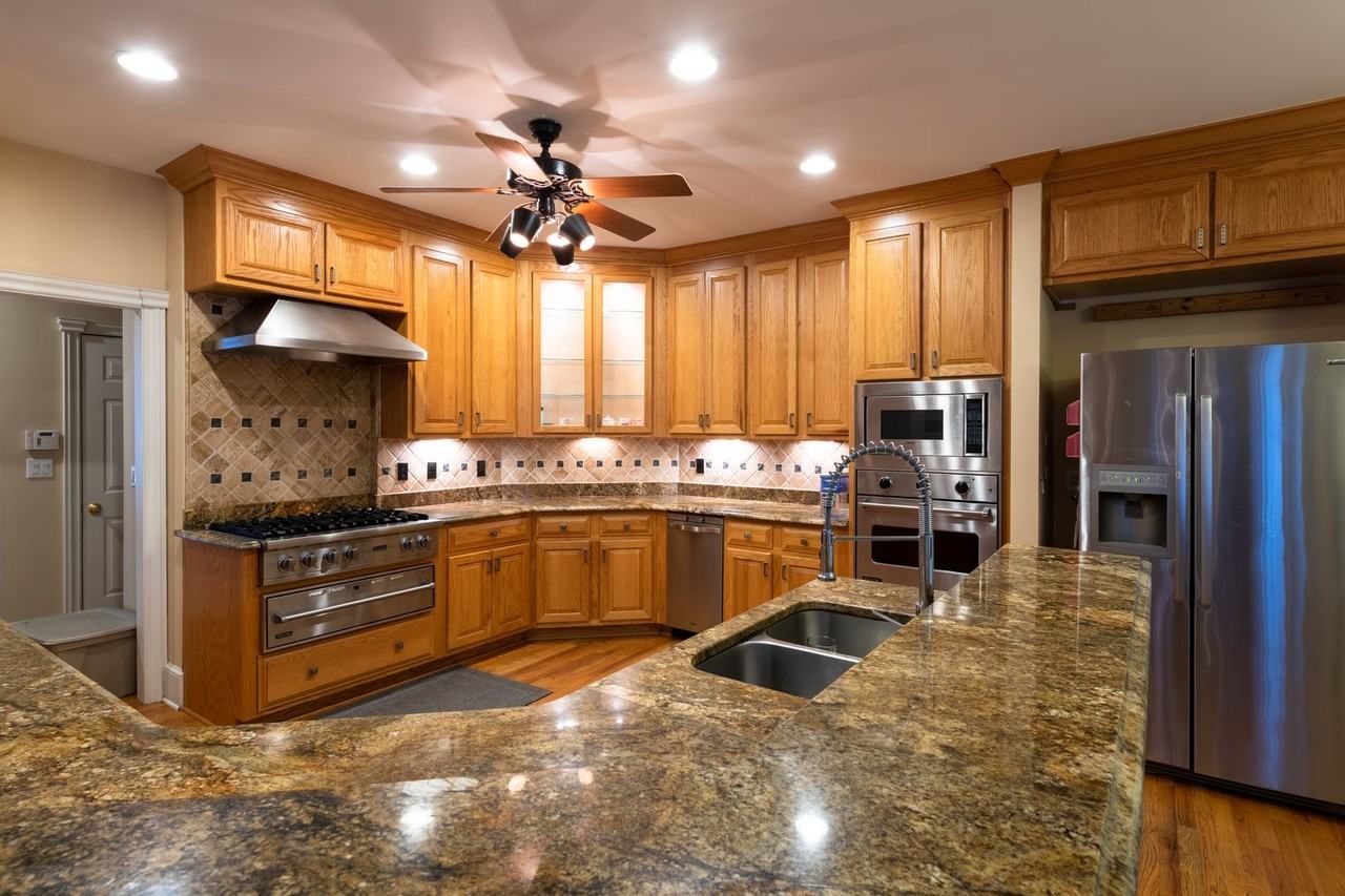 4785 Waterhaven Bnd - Photo 5 of 16