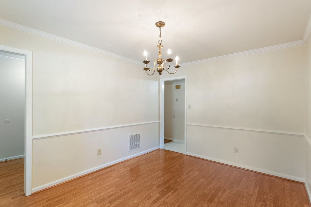 106 Rowe Dr - Photo 5 of 21