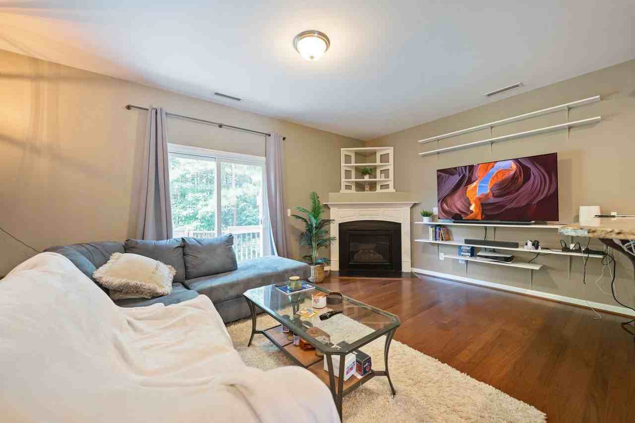 1504 Holly Grove Way - Photo 2 of 16