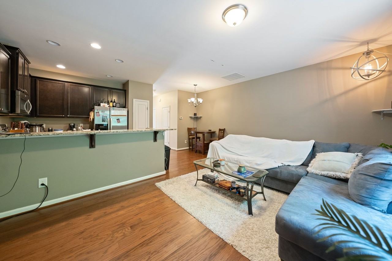 1504 Holly Grove Way - Photo 3 of 16