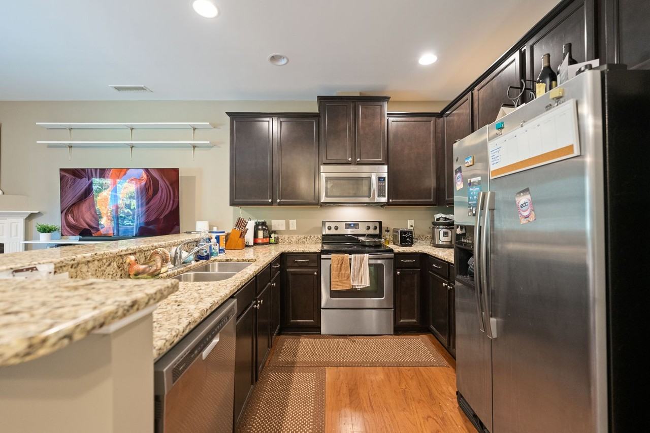 1504 Holly Grove Way - Photo 4 of 16