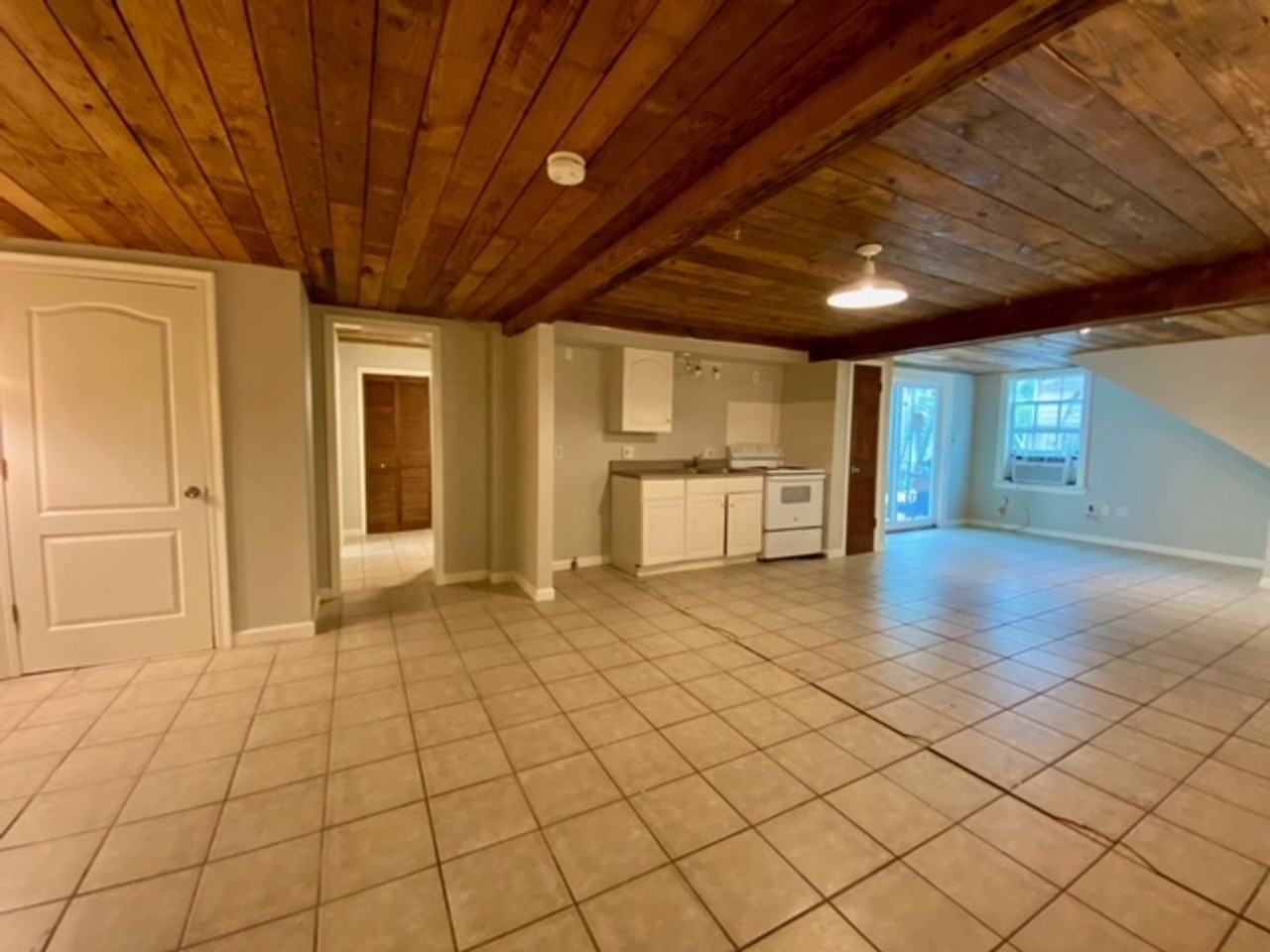 1101, 1101.5, 1103, 1103.5 College St, 2208, 2210 Kiber St - Photo 3 of 9