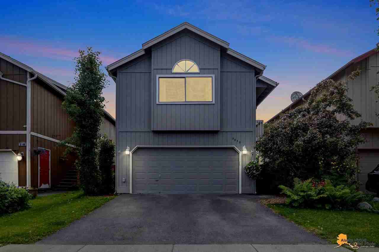 3838 Sycamore Loop - Photo 4 of 36