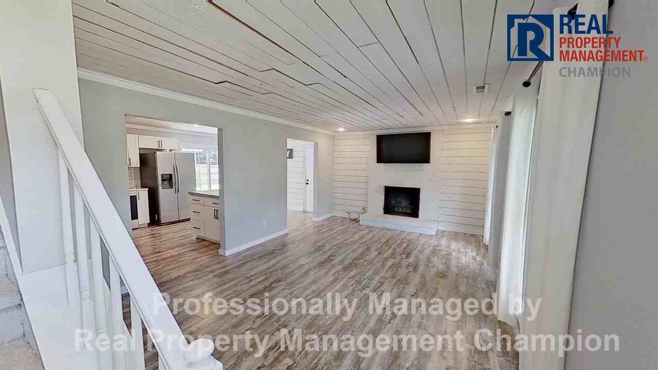 4723 Waltmoor Rd - Photo 6 of 35