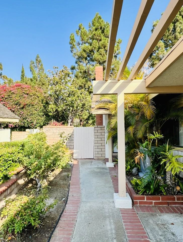 18582 Paseo Pizarro #NA - Photo 2 of 10