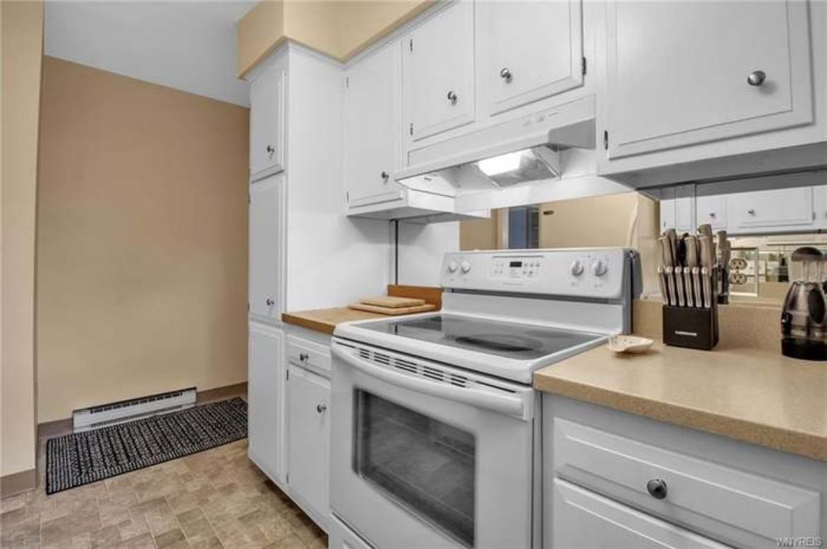 5 Woodbrook Dr #4 - Photo 3 of 18