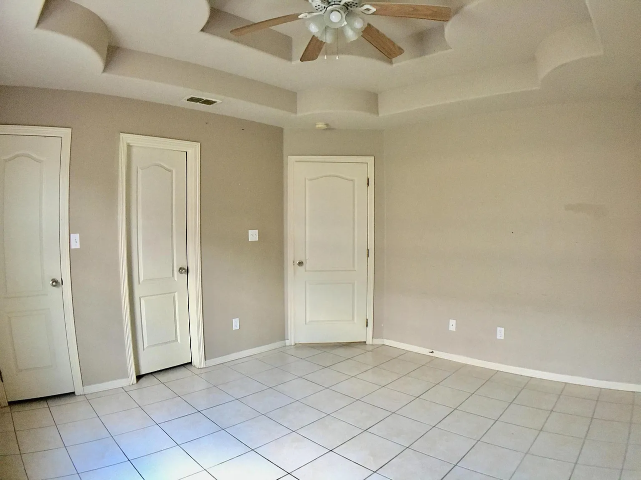 805 W Bronze Dr #3 - Photo 5 of 11