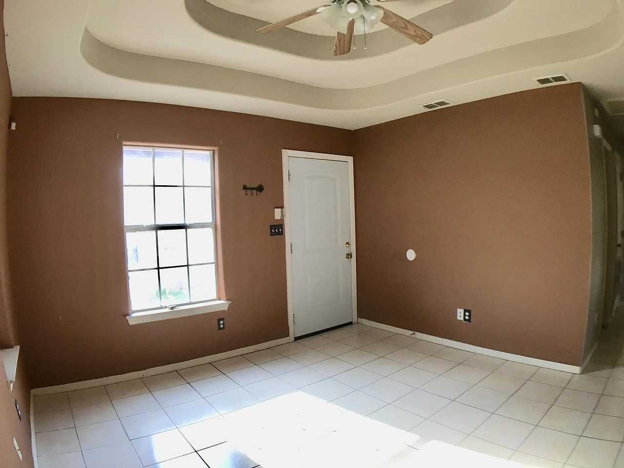 805 W Bronze Dr #3 - Photo 6 of 11