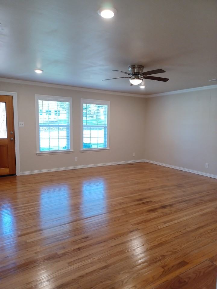 1109 W Morgan St #NA - Photo 2 of 9