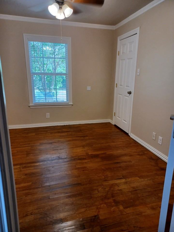 1109 W Morgan St #NA - Photo 7 of 9