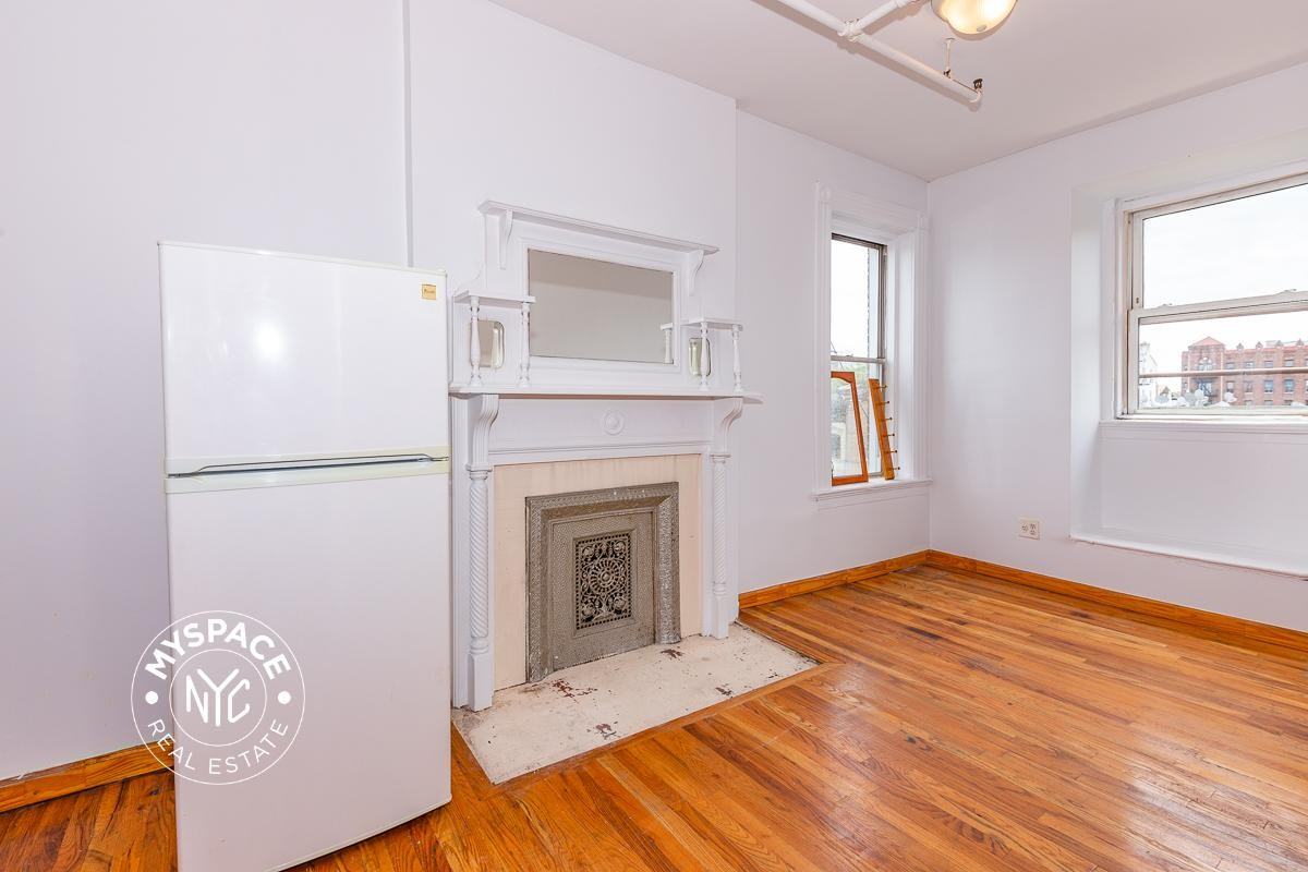 1119 Bergen St #5B - Photo 4 of 7