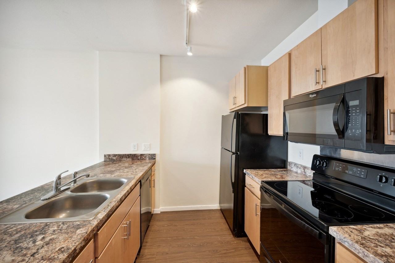 Broadway Flats - Photo 5 of 39