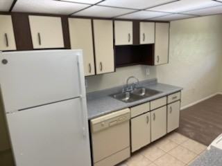 Coral Waters Apartments - Photo 6 of 47