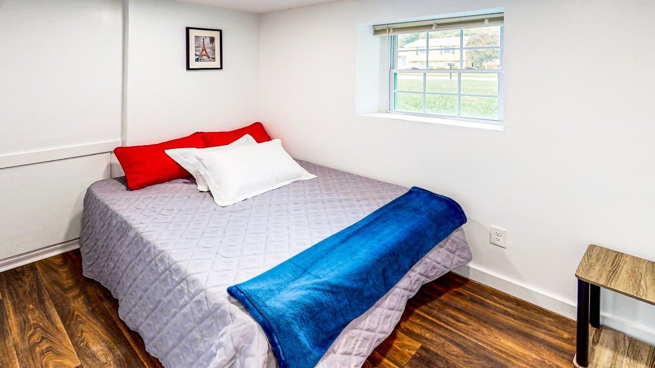 Canterbury Dr - Photo 7 of 12