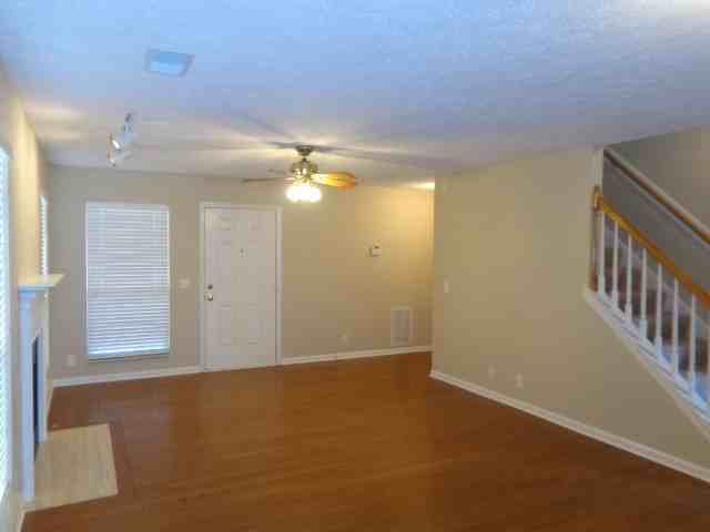 3716 Creston Ct - Photo 2 of 9