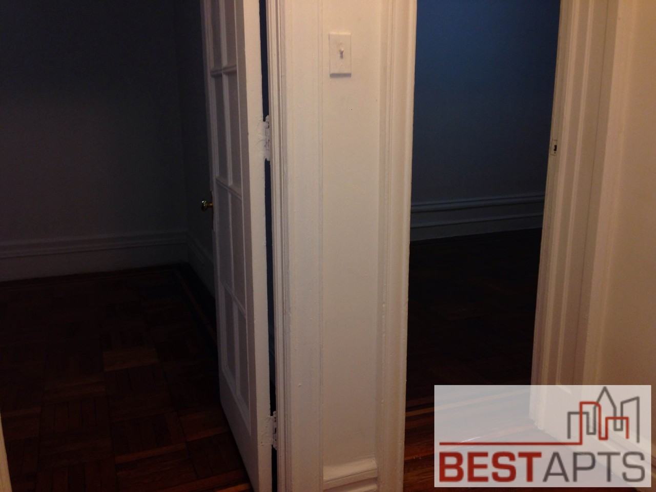 St Nicholas Ave & W 170th St #32