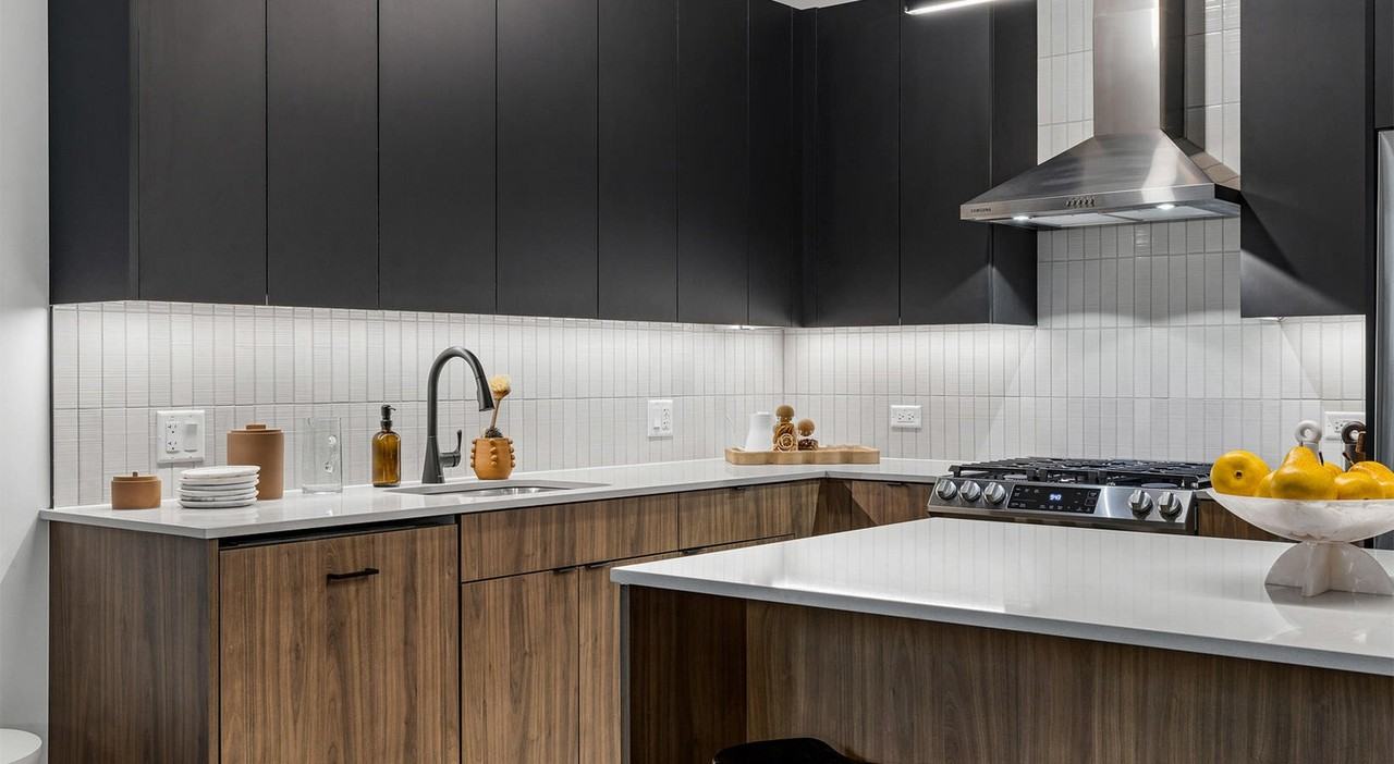 218 E Grand Ave #1-1DEN - Photo 4 of 17