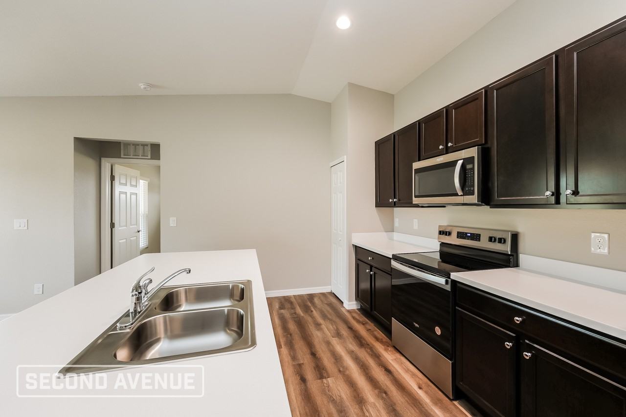 1809 Ne 22nd Ave - Photo 6 of 26