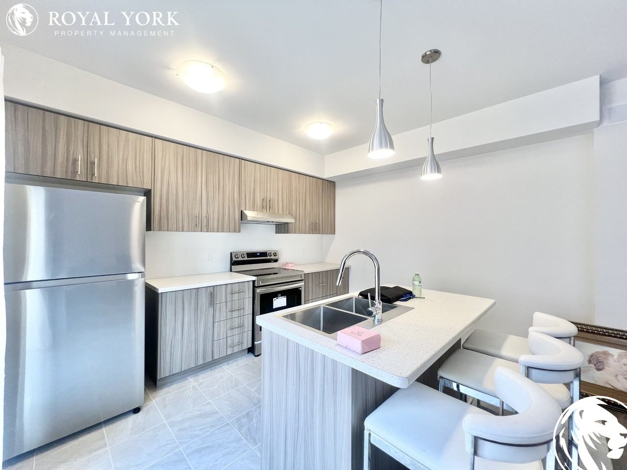 29-5672 Dorchester Road, Niagara Falls, Ontario L2E 7H4 - Photo 2 of 30
