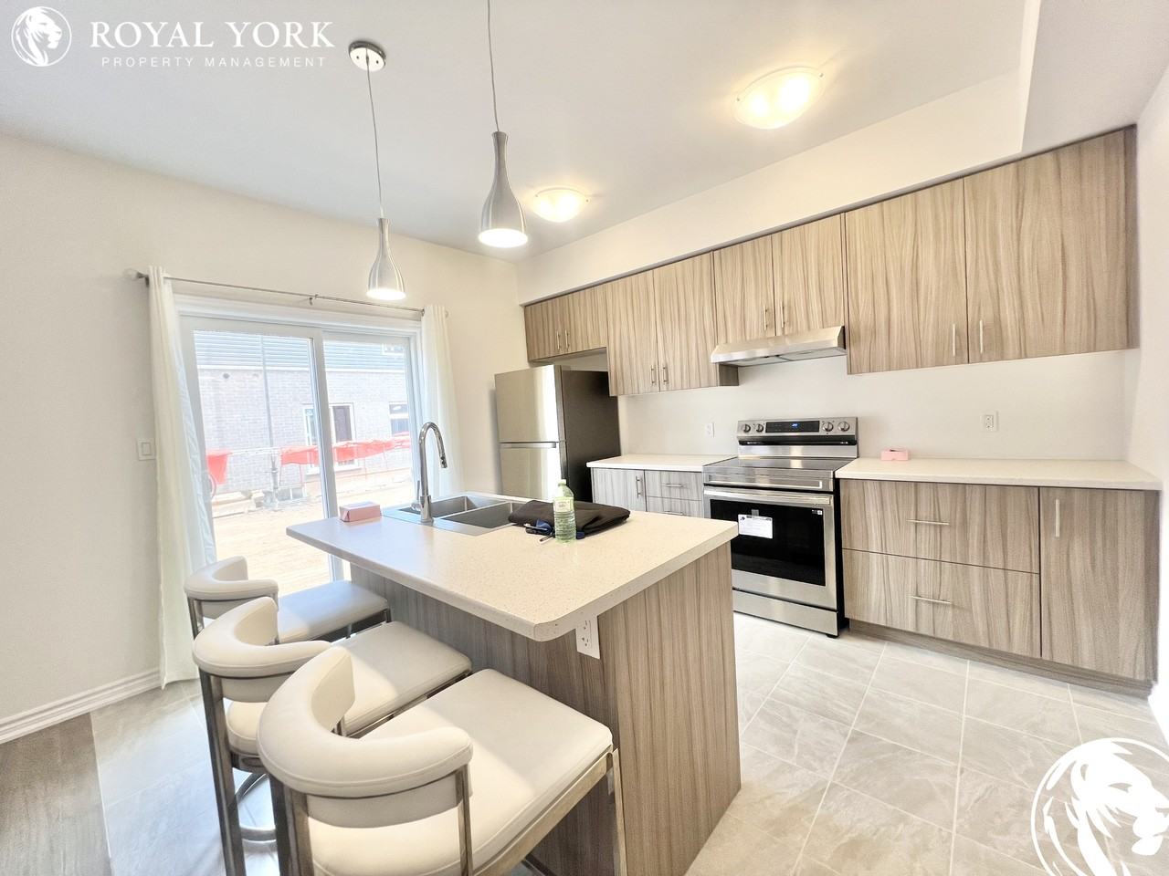 29-5672 Dorchester Road, Niagara Falls, Ontario L2E 7H4 - Photo 3 of 30