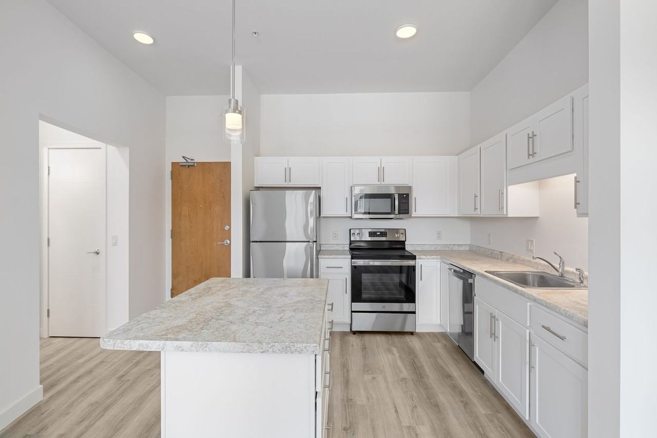 70 Cambrian Way - Photo 3 of 49