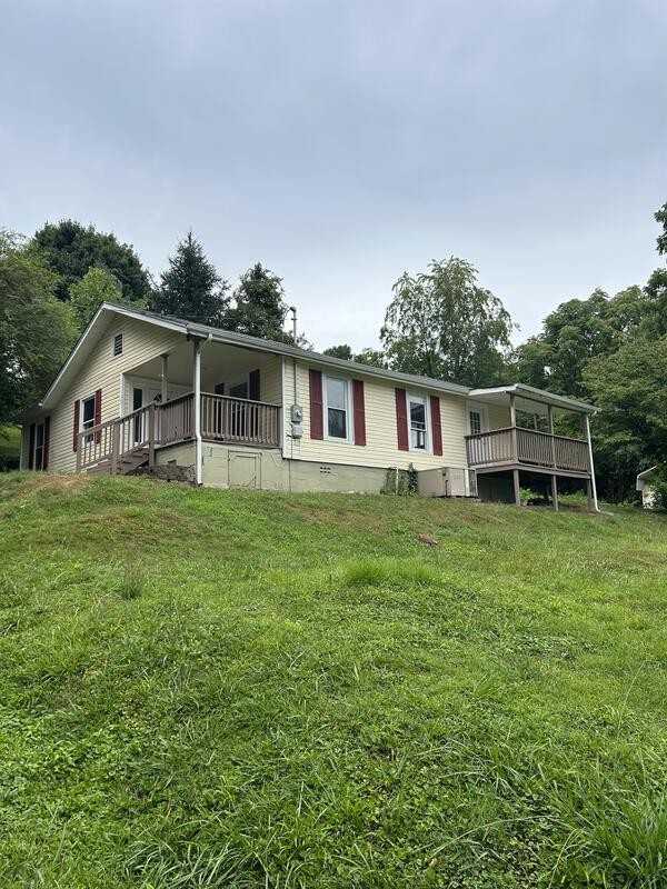 302 John St - Photo 3 of 21