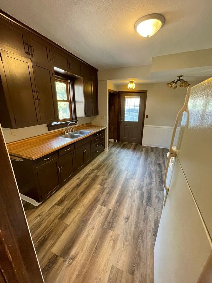 714 N 24th Ave W - Photo 3 of 21