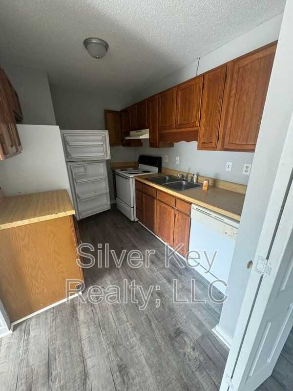 311 Sunset Dr #10 - Photo 4 of 8