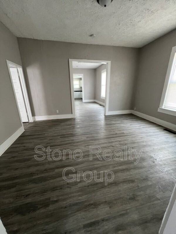 45 S 19th St - Photo 2 of 7