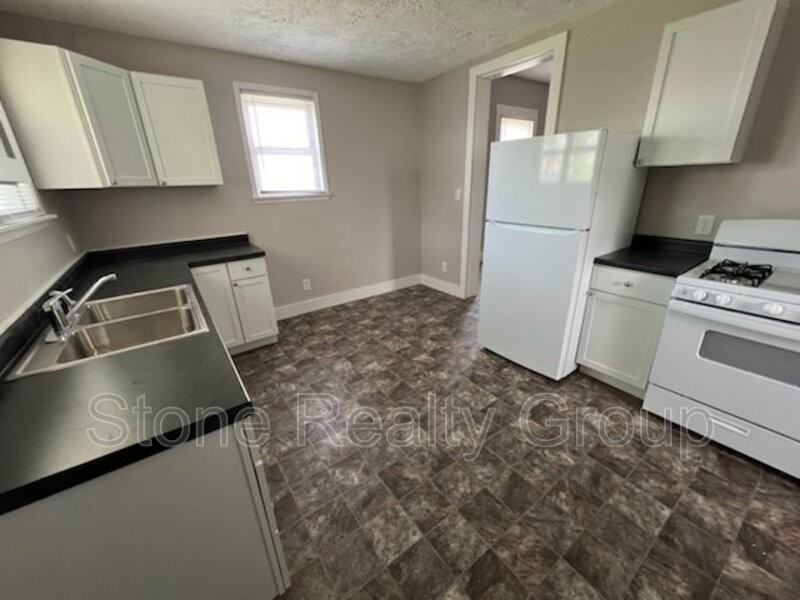 45 S 19th St - Photo 3 of 7