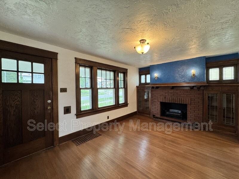 3222 Indiana Ave - Photo 2 of 26