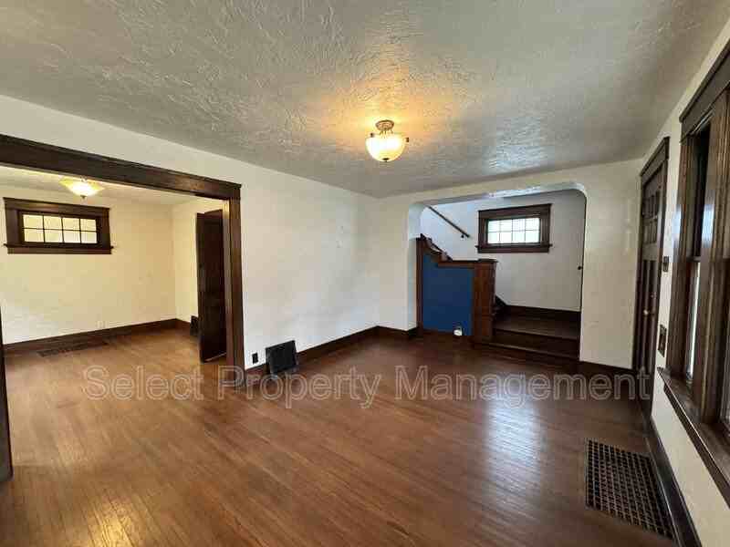 3222 Indiana Ave - Photo 3 of 26