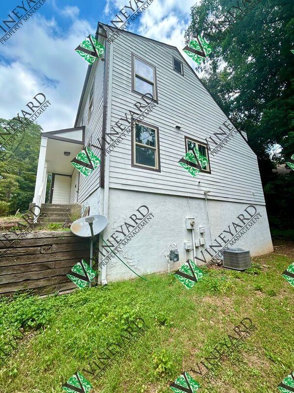 1014 Falling Water Dr Se - Photo 3 of 30